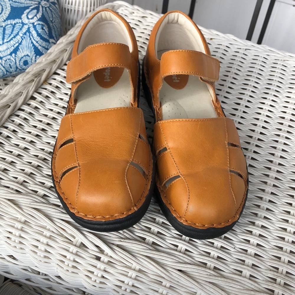 Propet leather shoes sandals 8.5 M